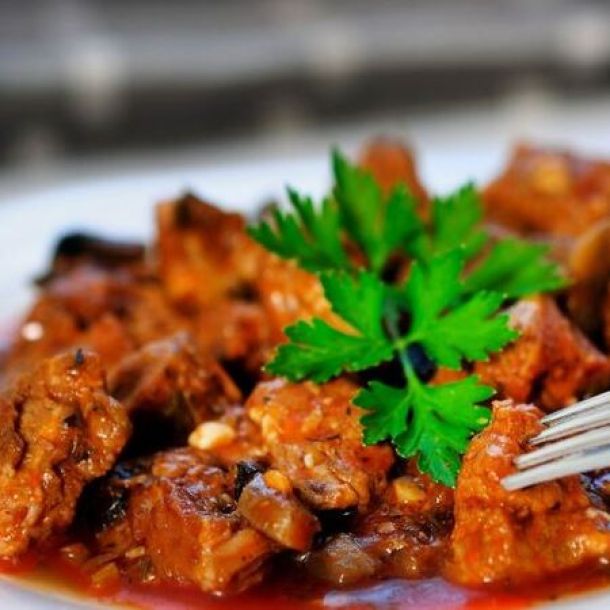 Ostropel de porc si piure de cartofi